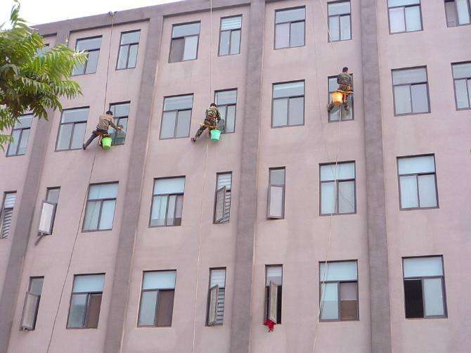 怎樣快速清除水性外墻涂料?教你這招，省時省力成本低