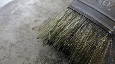 水性涂料涂刷在金屬底材上時(shí)，什么因素會加速了閃銹的產(chǎn)生？